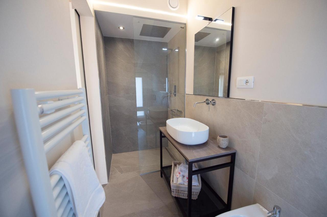 Villino Micol Camere A Due Passi Dal Mare Marina di Carrara Kültér fotó