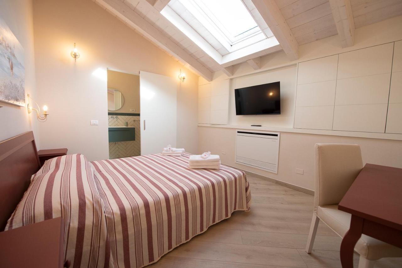 Villino Micol Camere A Due Passi Dal Mare Marina di Carrara Kültér fotó