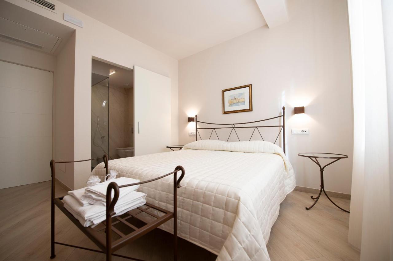 Villino Micol Camere A Due Passi Dal Mare Marina di Carrara Kültér fotó